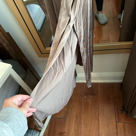 NWOT Abercrombie & Fitch taupe midi dress - Picture 2 of 4